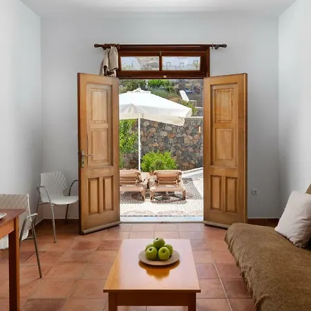 Апартаменты George's Линдос